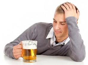 férfi sört iszik, hogyan kell leszokni