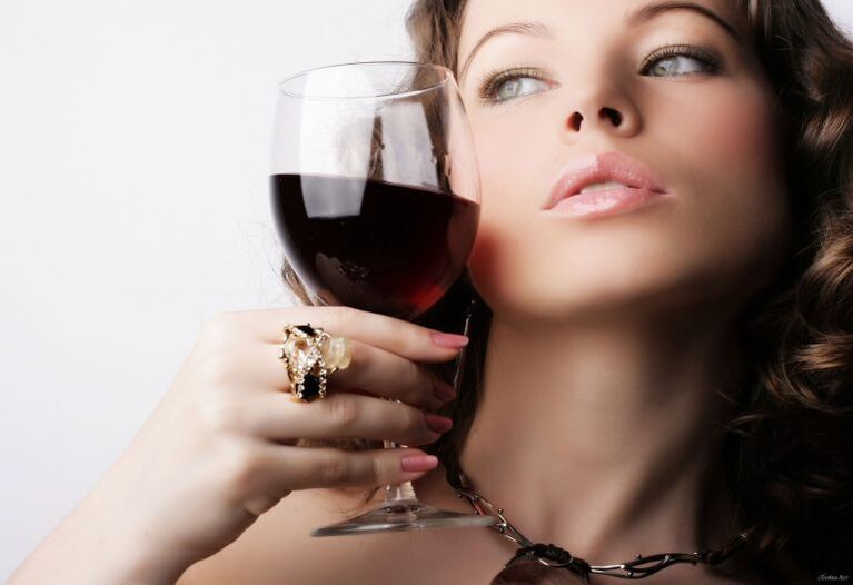 Egy gazdag nő is hajlamos az alkoholizmusra